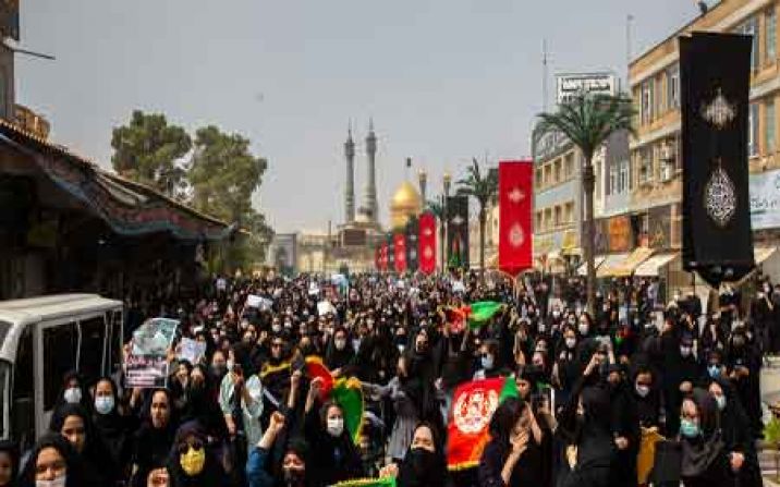 شهروندان افغانستان در مقابل حرم حضرت معصومه تجمع کردند